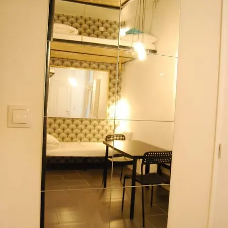 20m² District Of Batignolles